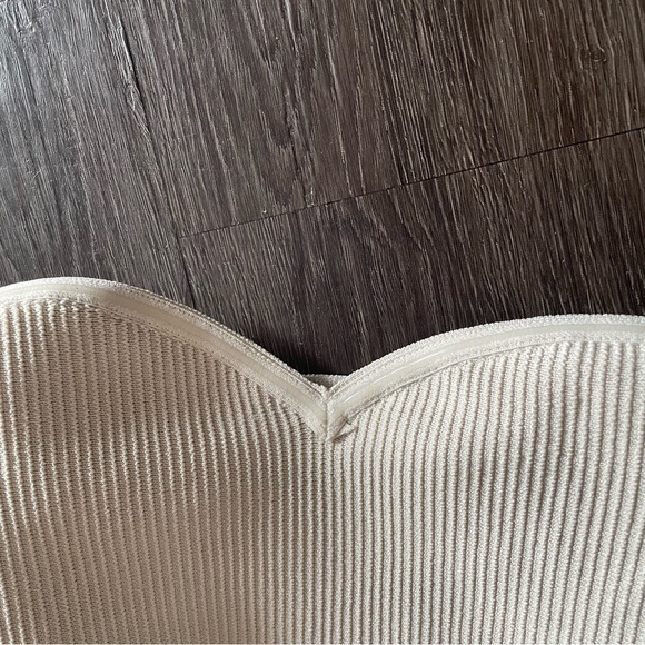 Babaton | SCULPT Sweetheart Bustier Crop Top - Matte Pearl - Picture 5 of 6